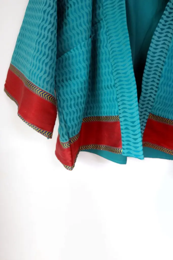 Blue red yoru kimono (4).webp