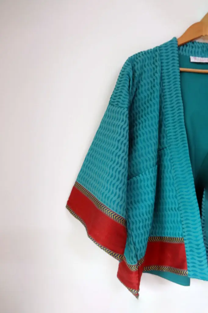 Blue red yoru kimono (3).webp